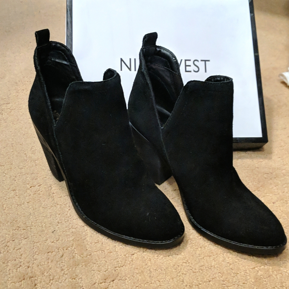 Nine West Black Healed Booties - NWOT